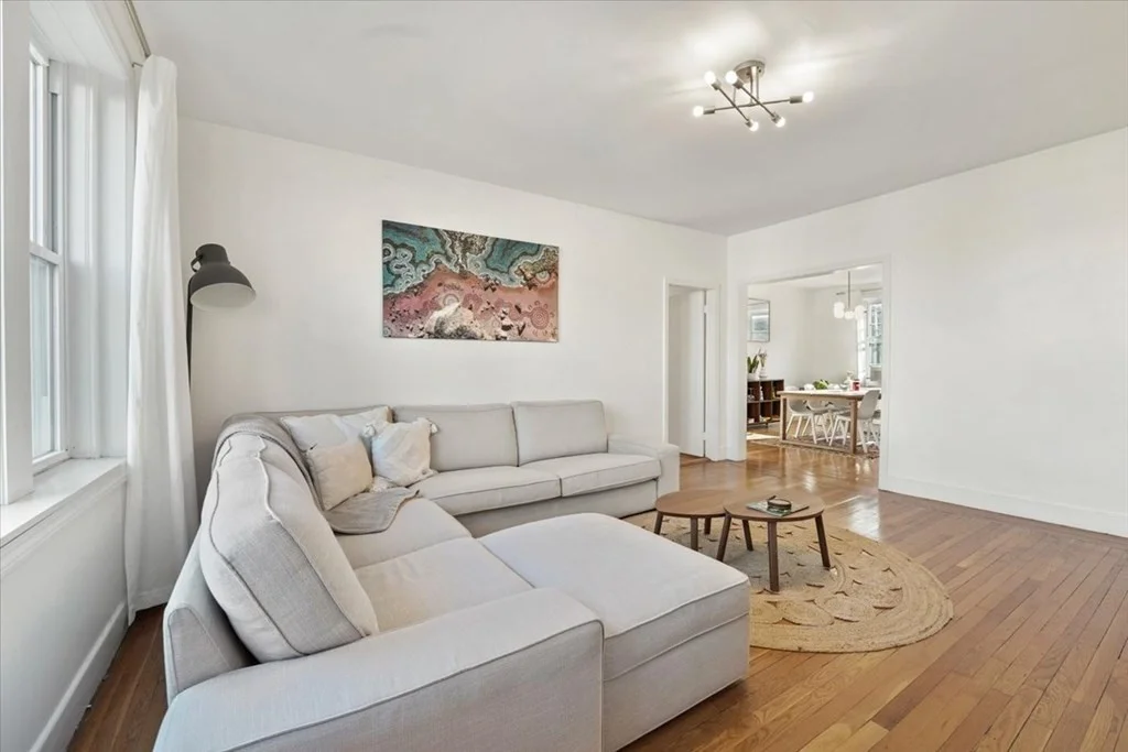 3 bed, 1 bath apartment for rent at 30 Summit Ave Unit 3, Brookline — photo 4 of 17