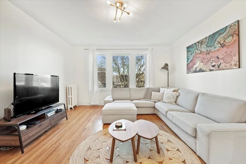 3 bed, 1 bath apartment for rent at 30 Summit Ave Unit 3, Brookline — photo 3 of 17