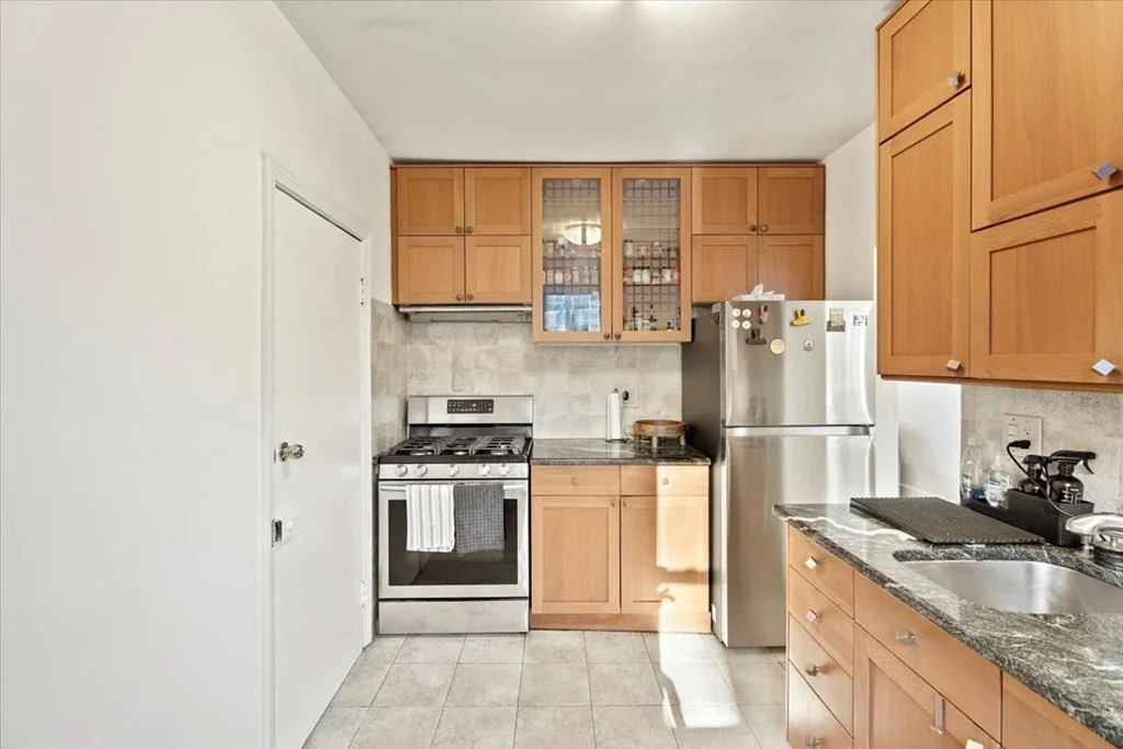 3 bed, 1 bath apartment for rent at 30 Summit Ave Unit 3, Brookline — photo 6 of 17