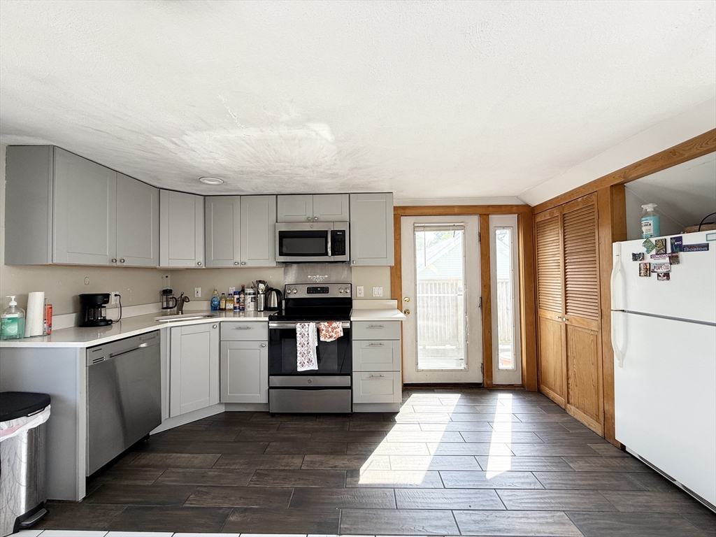 2 bed, 1 bath apartment for rent at 30 Templeton Pkwy Unit 3, East Watertown — photo 7 of 12