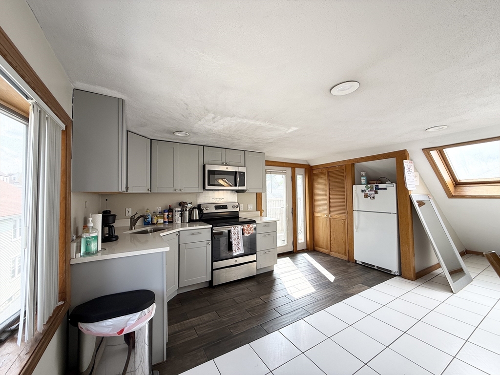 2 bed, 1 bath apartment for rent at 30 Templeton Pkwy Unit 3, East Watertown — photo 8 of 12