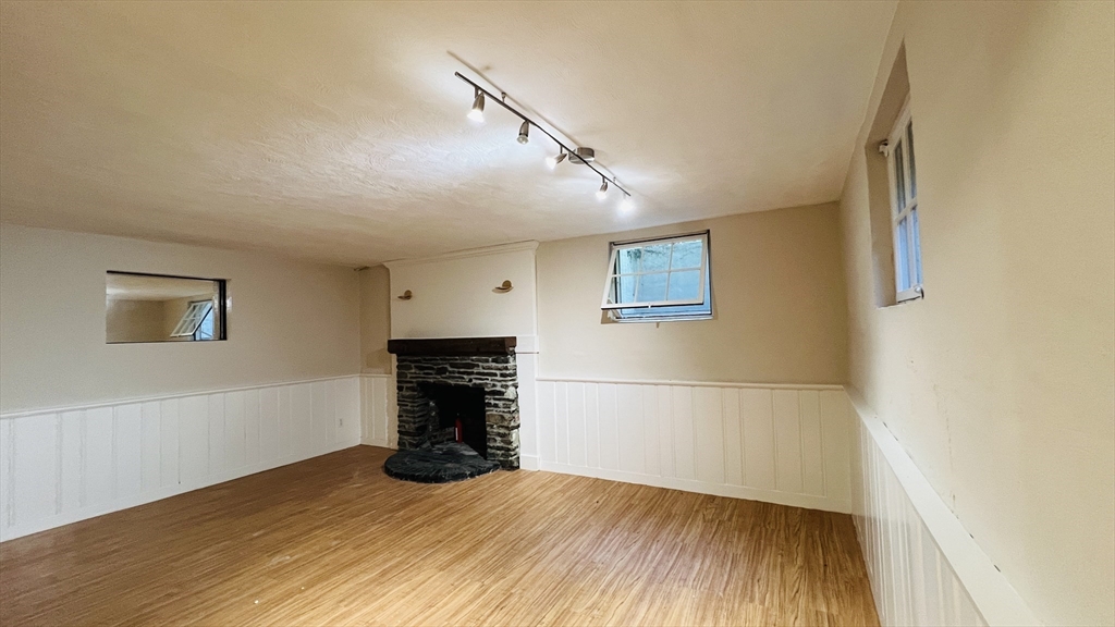 4 bed, 3 bath apartment for rent at 30 Thackeray Rd, Wellesley — photo 23 of 24