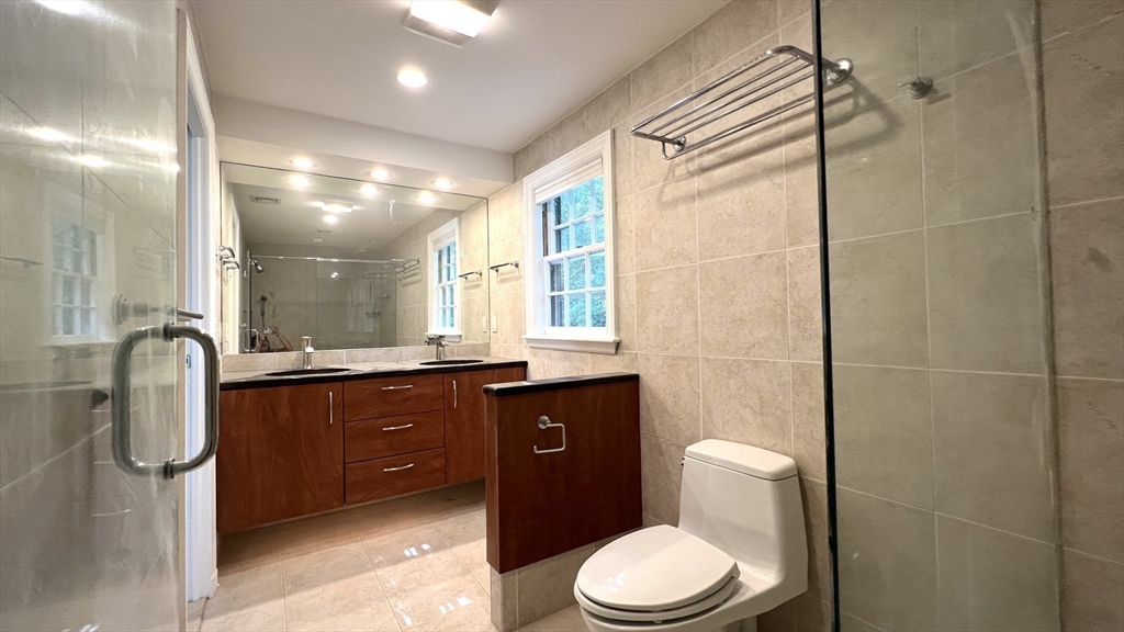 4 bed, 3 bath apartment for rent at 30 Thackeray Rd, Wellesley — photo 13 of 24