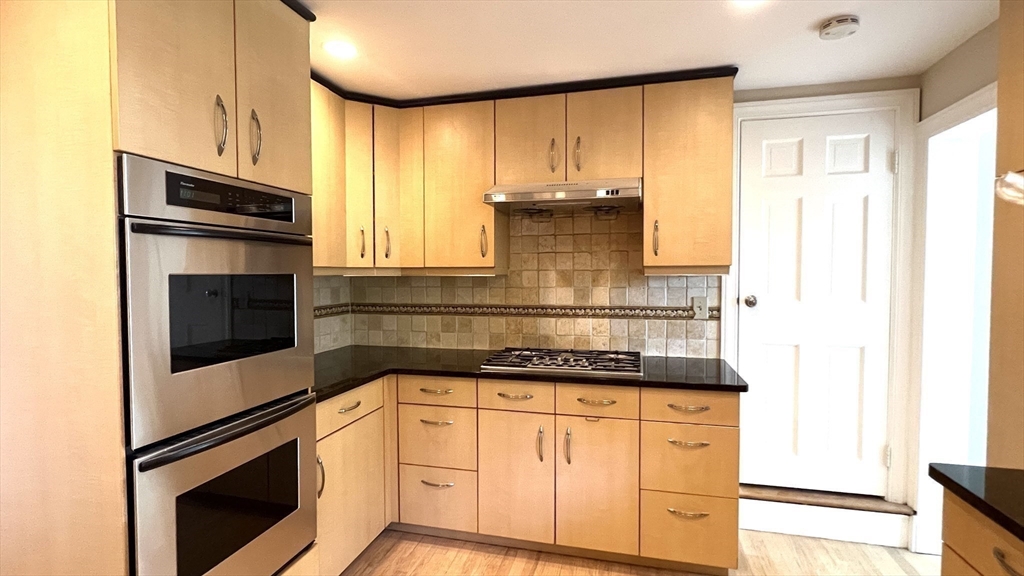 4 bed, 3 bath apartment for rent at 30 Thackeray Rd, Wellesley — photo 11 of 24