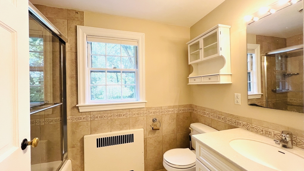 4 bed, 3 bath apartment for rent at 30 Thackeray Rd, Wellesley — photo 14 of 24