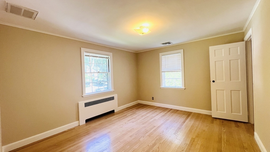 4 bed, 3 bath apartment for rent at 30 Thackeray Rd, Wellesley — photo 6 of 24