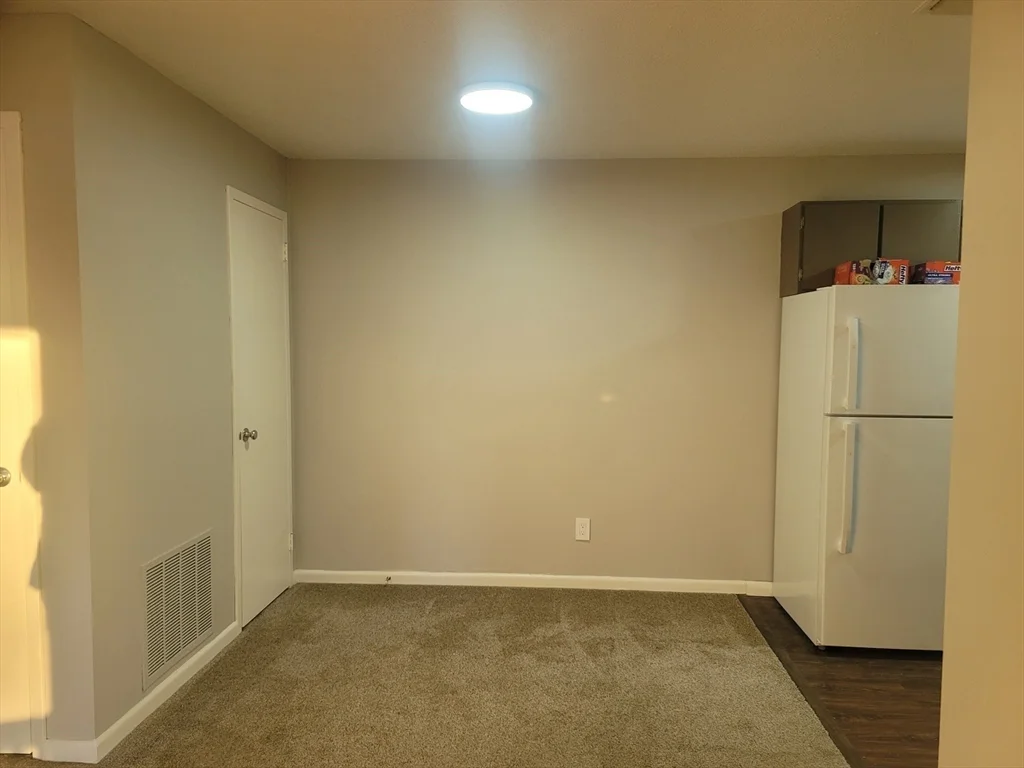 1 bed, 1 bath apartment for rent at 30 Thayer Pond Dr Unit 6, Oxford — photo 4 of 9