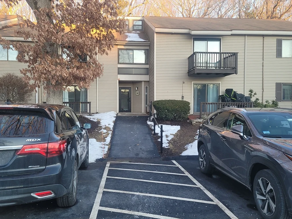 1 bed, 1 bath apartment for rent at 30 Thayer Pond Dr Unit 6, Oxford — photo 1 of 9