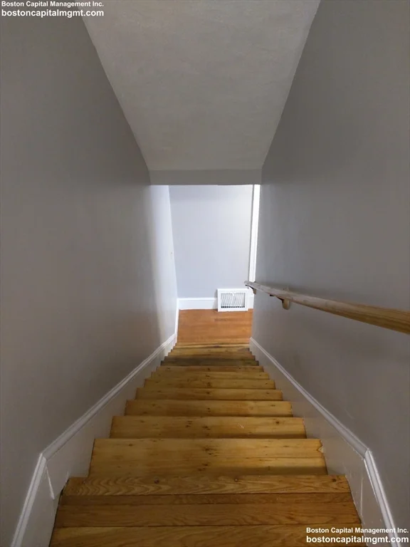 4 bed, 2 bath apartment for rent at 30 Touro Ave Unit 1, Tufts University — photo 13 of 14