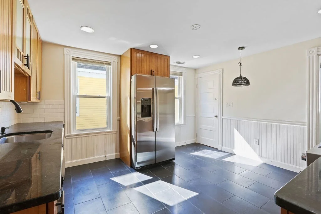 4 bed, 1 bath apartment for rent at 30 Tuttle St Unit 2, Dorchester — photo 4 of 24