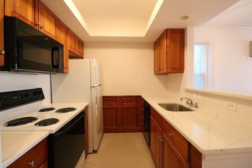 1 bed, 1 bath apartment for rent at 30 Upland Rd Unit 1, Neighborhood Nine — photo 2 of 15