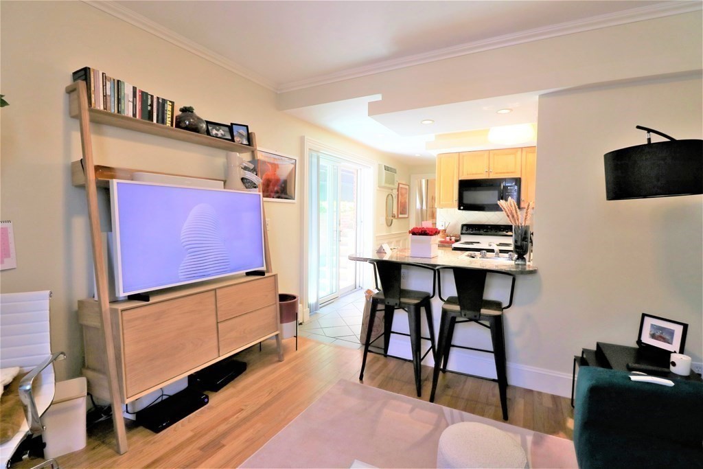 1 bed, 1 bath apartment for rent at 30 Upland Rd Unit 13, Cambridge — photo 2 of 15
