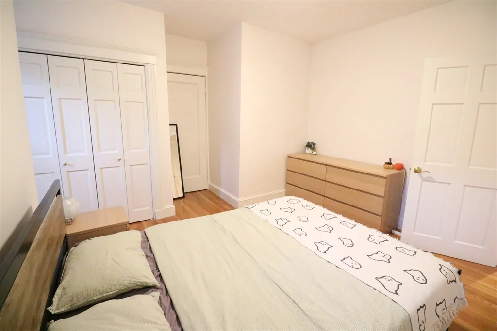 1 bed, 1 bath apartment for rent at 30 Upland Rd Unit 4, Neighborhood Nine — photo 2 of 14