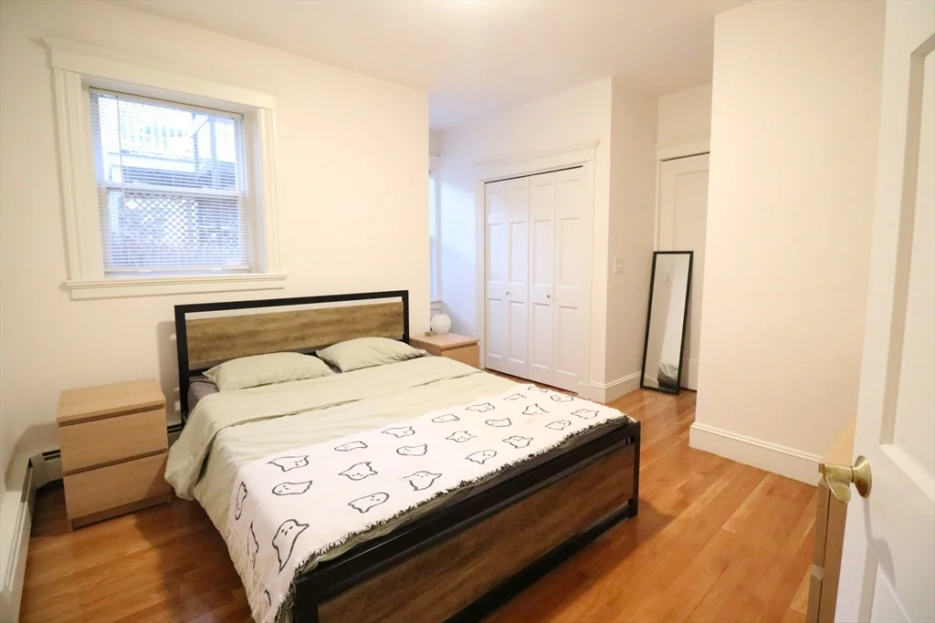 1 bed, 1 bath apartment for rent at 30 Upland Rd Unit 4, Neighborhood Nine