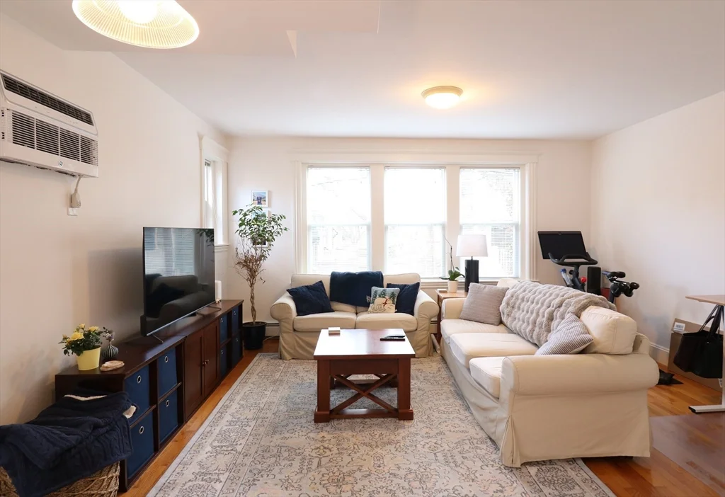 1 bed, 1 bath apartment for rent at 30 Upland Rd Unit 7, Neighborhood Nine — photo 3 of 14