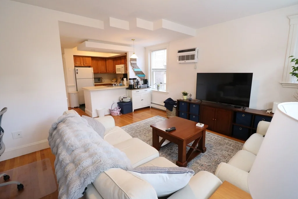 1 bed, 1 bath apartment for rent at 30 Upland Rd Unit 7, Neighborhood Nine — photo 5 of 14