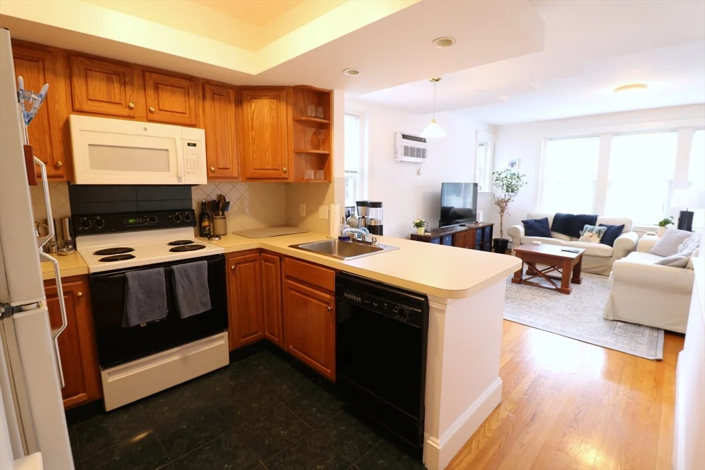 1 bed, 1 bath apartment for rent at 30 Upland Rd Unit 7, Neighborhood Nine — photo 7 of 14