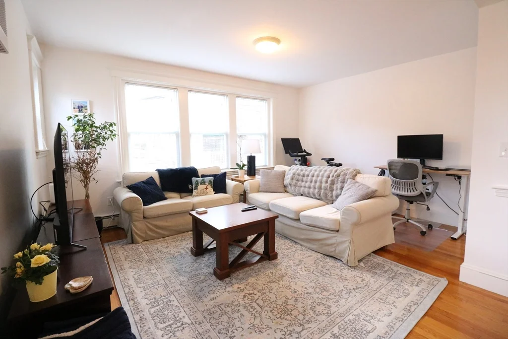 1 bed, 1 bath apartment for rent at 30 Upland Rd Unit 7, Neighborhood Nine — photo 2 of 14