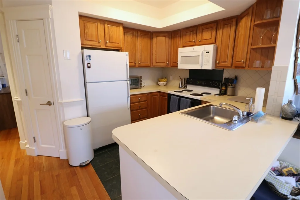 1 bed, 1 bath apartment for rent at 30 Upland Rd Unit 7, Neighborhood Nine — photo 9 of 14