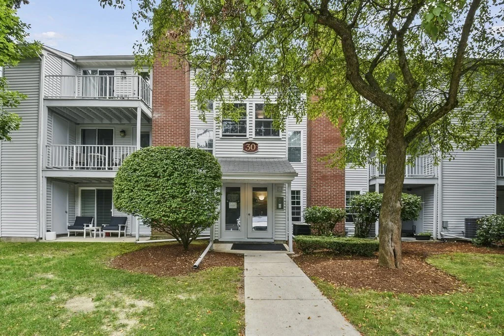 1 bed, 1 bath apartment for rent at 30 Walden Dr Unit 10, Natick — photo 1 of 18