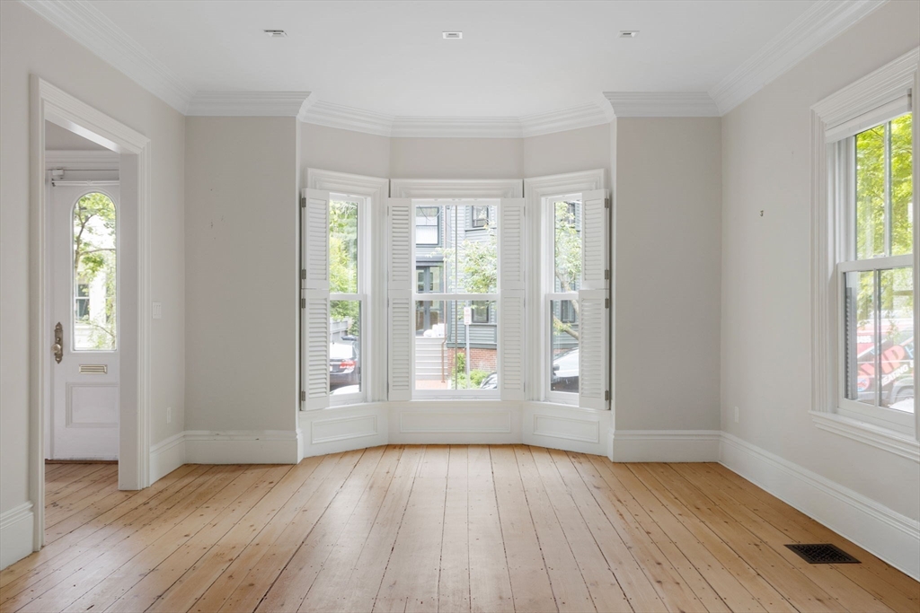 4 bed, 2 bath apartment for rent at 30 Walker St, Cambridge — photo 4 of 20