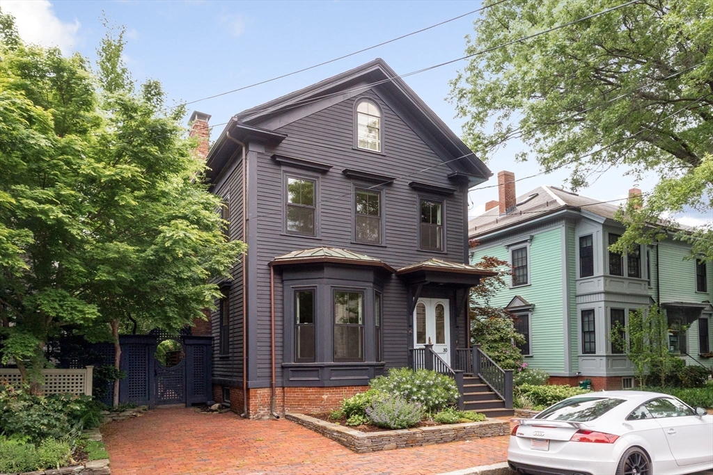 4 bed, 2 bath apartment for rent at 30 Walker St, Cambridge — photo 2 of 20