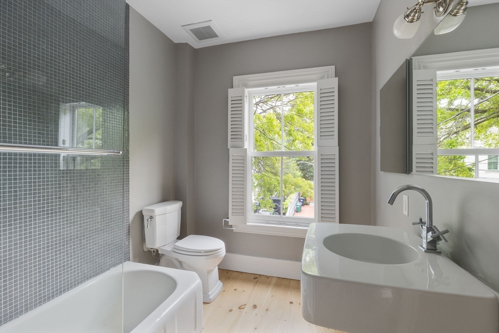 4 bed, 2 bath apartment for rent at 30 Walker St, Cambridge — photo 17 of 20