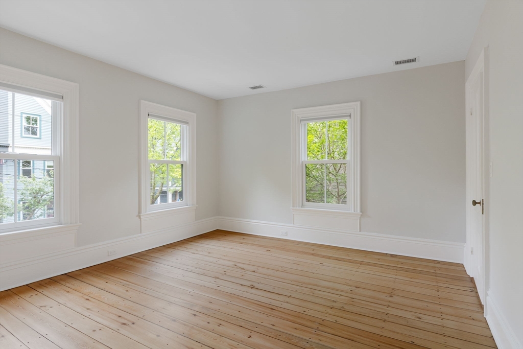 4 bed, 2 bath apartment for rent at 30 Walker St, Cambridge — photo 16 of 20