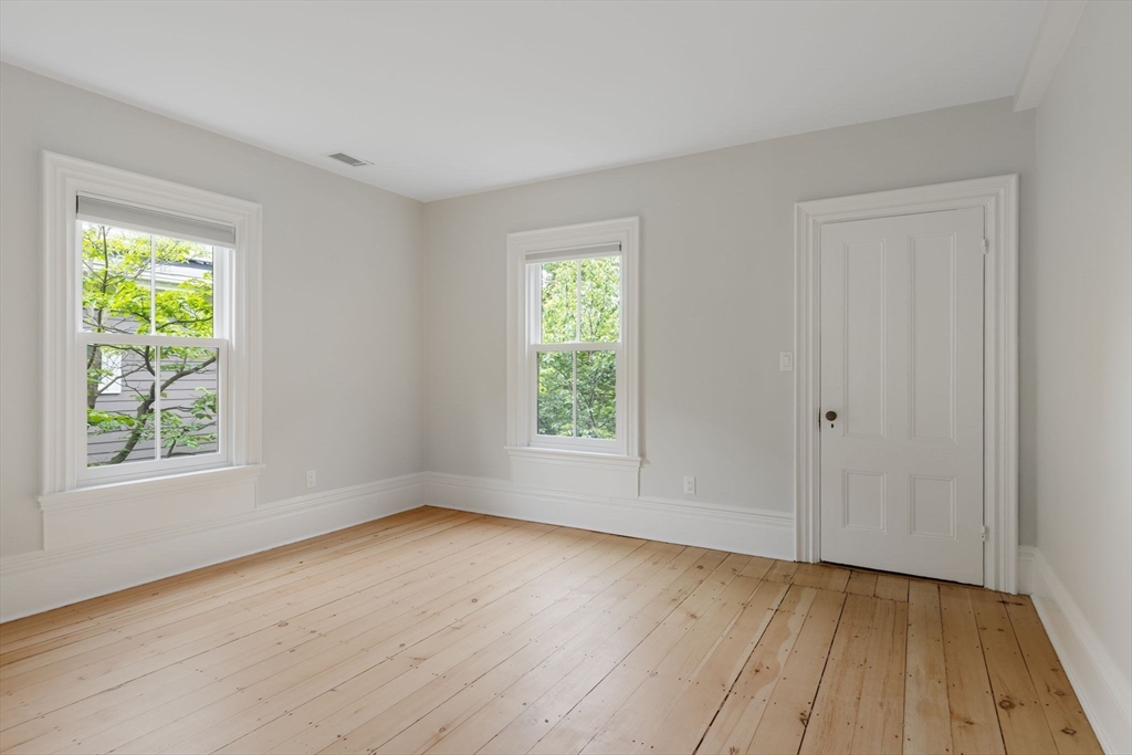 4 bed, 2 bath apartment for rent at 30 Walker St, Cambridge — photo 15 of 20