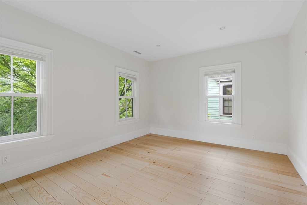 4 bed, 2 bath apartment for rent at 30 Walker St, Cambridge — photo 13 of 20