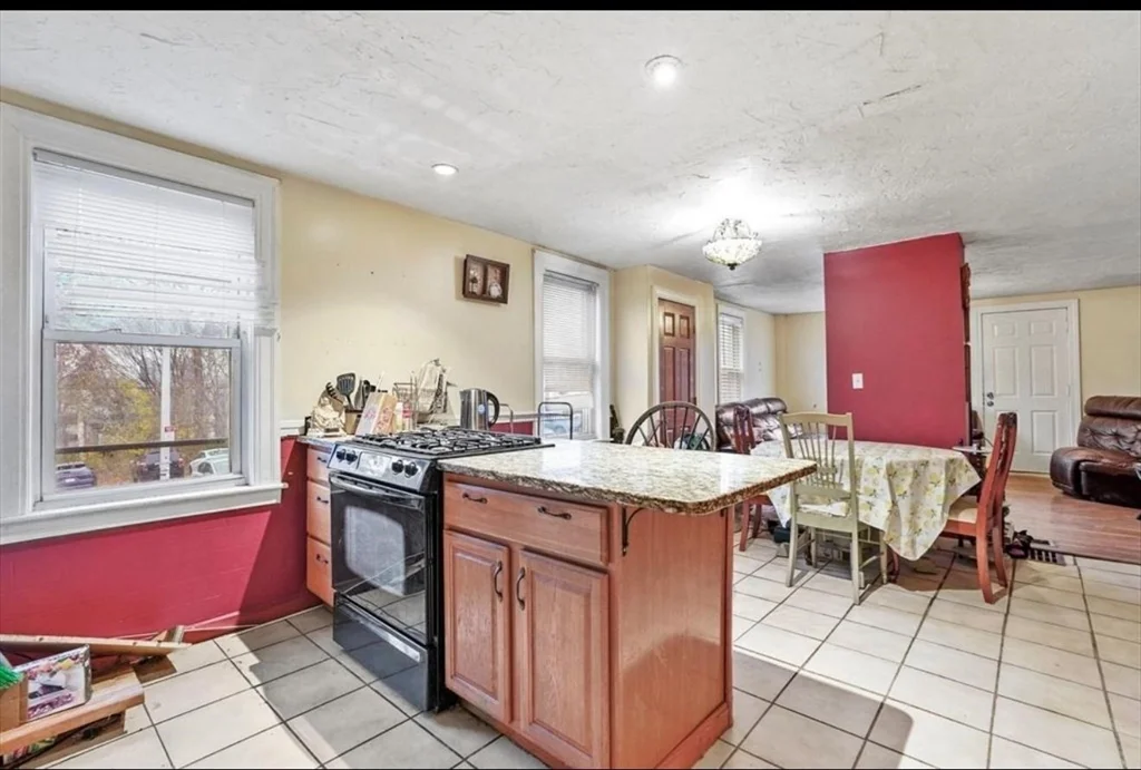 3 bed, 1 bath apartment for rent at 30 Wall St Unit 1, East Worcester — photo 2 of 10