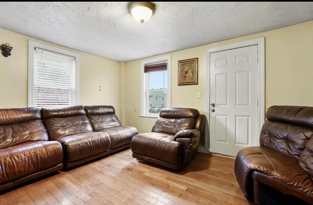3 bed, 1 bath apartment for rent at 30 Wall St Unit 1, East Worcester — photo 4 of 10