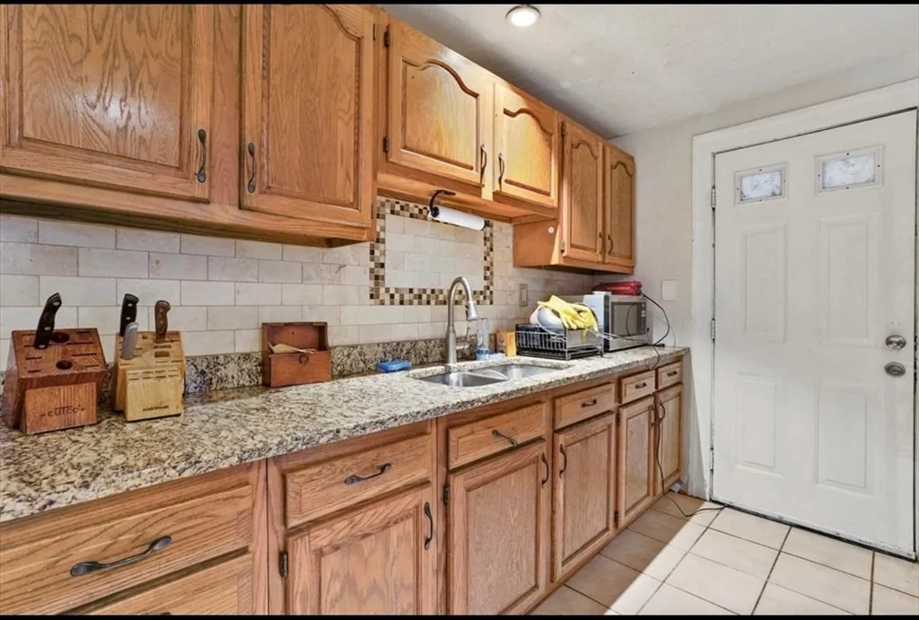 3 bed, 1 bath apartment for rent at 30 Wall St Unit 1, East Worcester — photo 1 of 10