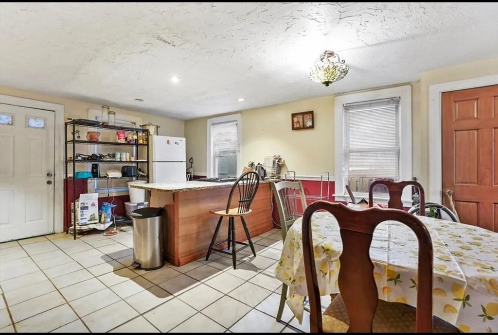 3 bed, 1 bath apartment for rent at 30 Wall St Unit 1, East Worcester — photo 3 of 10