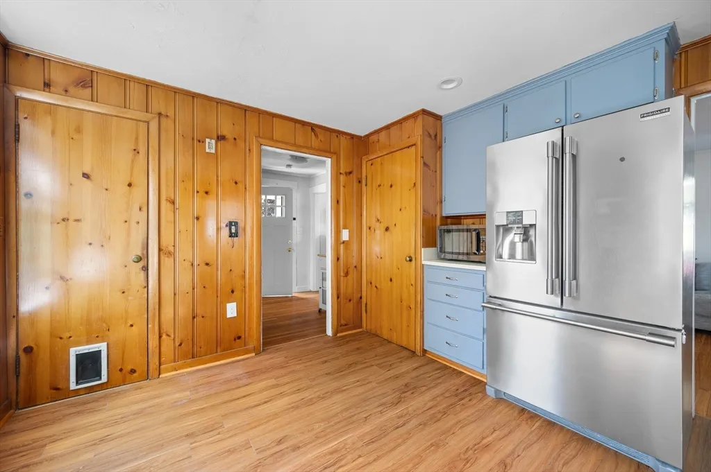 3 bed, 1 bath apartment for rent at 30 Whitney St, Milford — photo 6 of 29