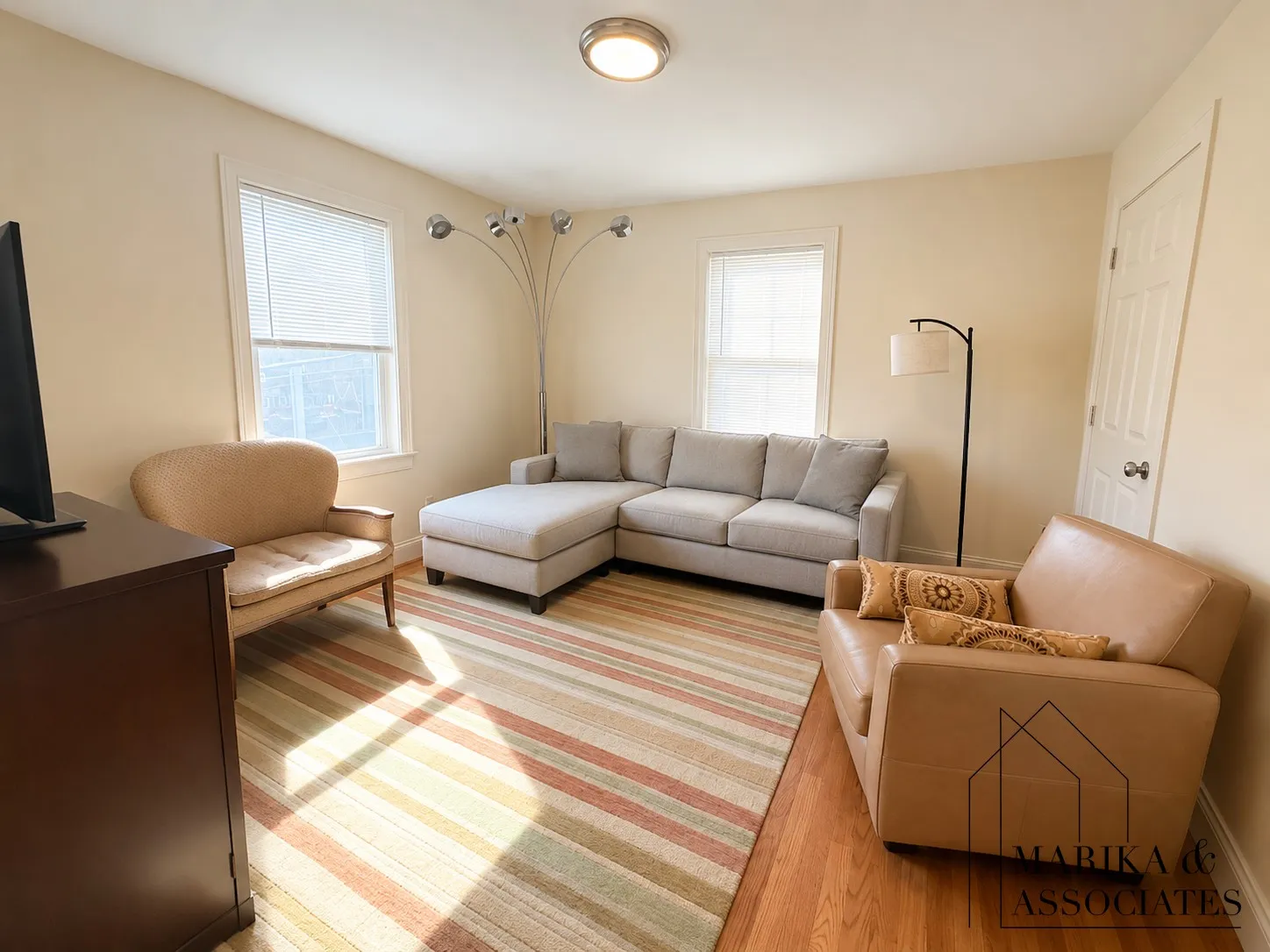 4 bed, 2 bath apartment for rent at 30 Willow St Unit 30, Newton Centre — photo 5 of 14