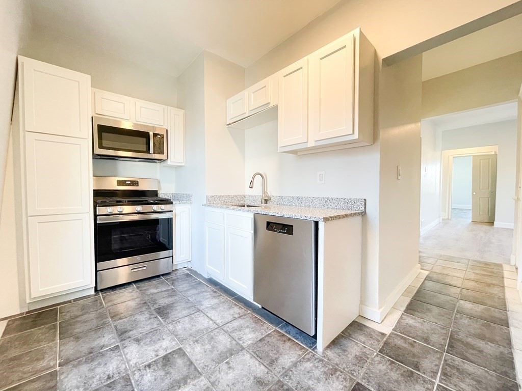 3 bed, 1 bath apartment for rent at 30 Woodbine Unit 2, Roxbury — photo 1 of 15