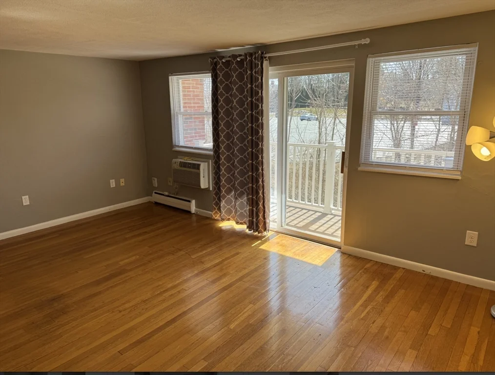 2 bed, 1 bath apartment for rent at 30 Worthen St Unit C3, Chelmsford — photo 2 of 7