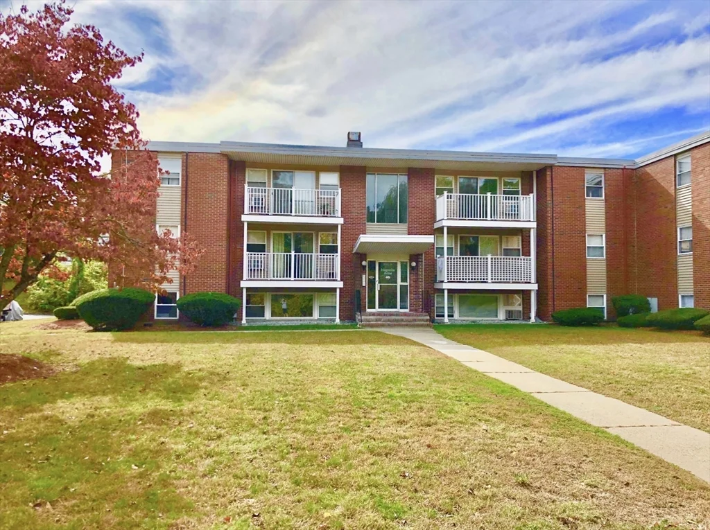 2 bed, 1 bath apartment for rent at 30 Worthen St Unit C3, Chelmsford
