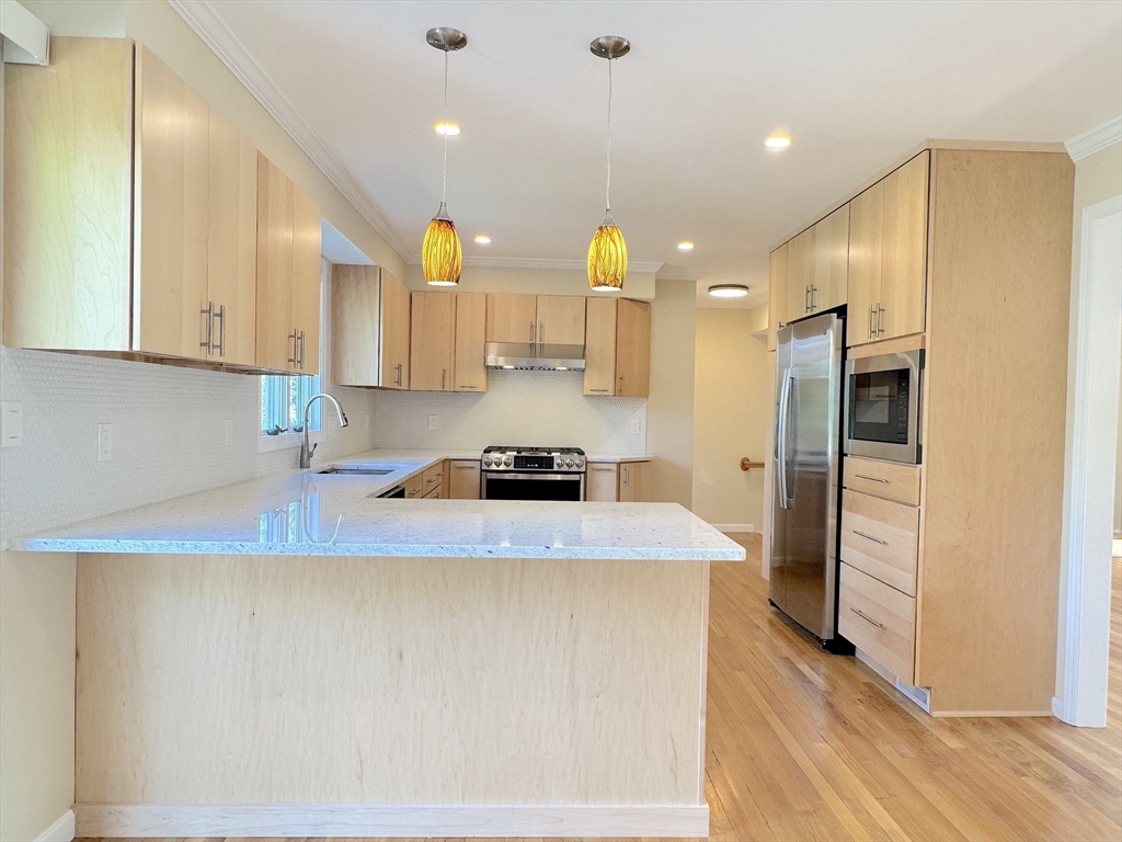 3 bed, 2 bath apartment for rent at 300 Adams St Unit 300, Newton Corner — photo 6 of 25