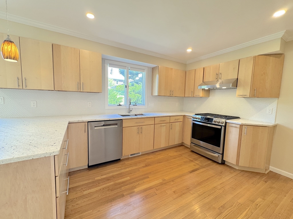 3 bed, 2 bath apartment for rent at 300 Adams St Unit 300, Newton Corner — photo 8 of 25