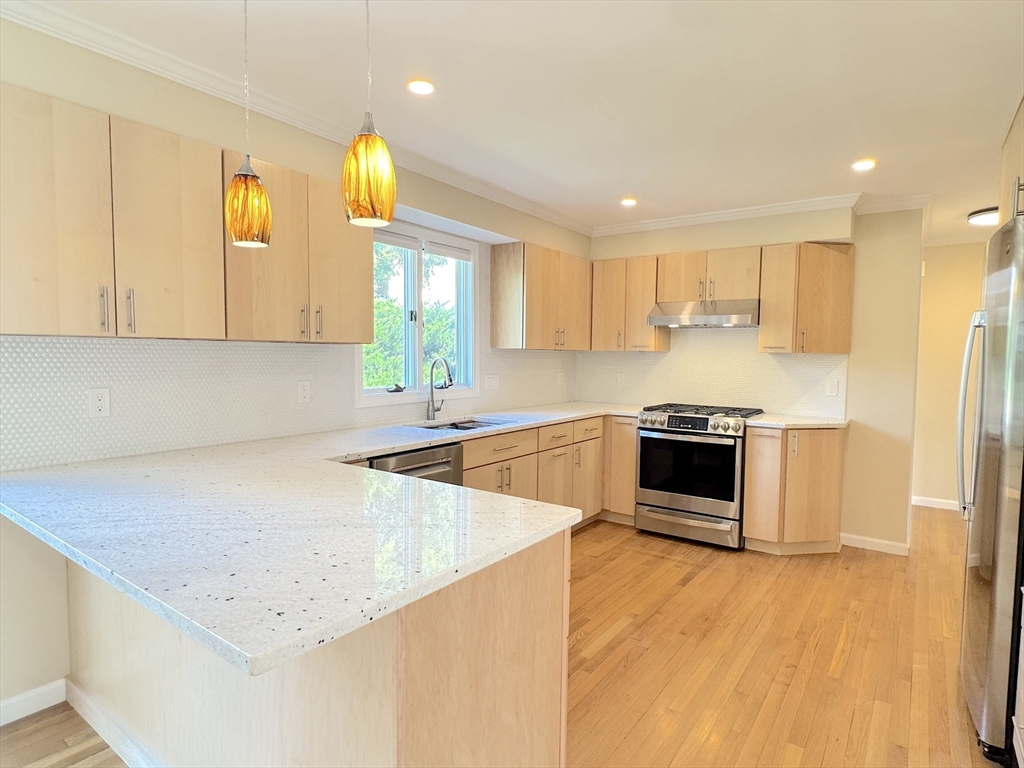 3 bed, 2 bath apartment for rent at 300 Adams St Unit 300, Newton Corner — photo 7 of 25