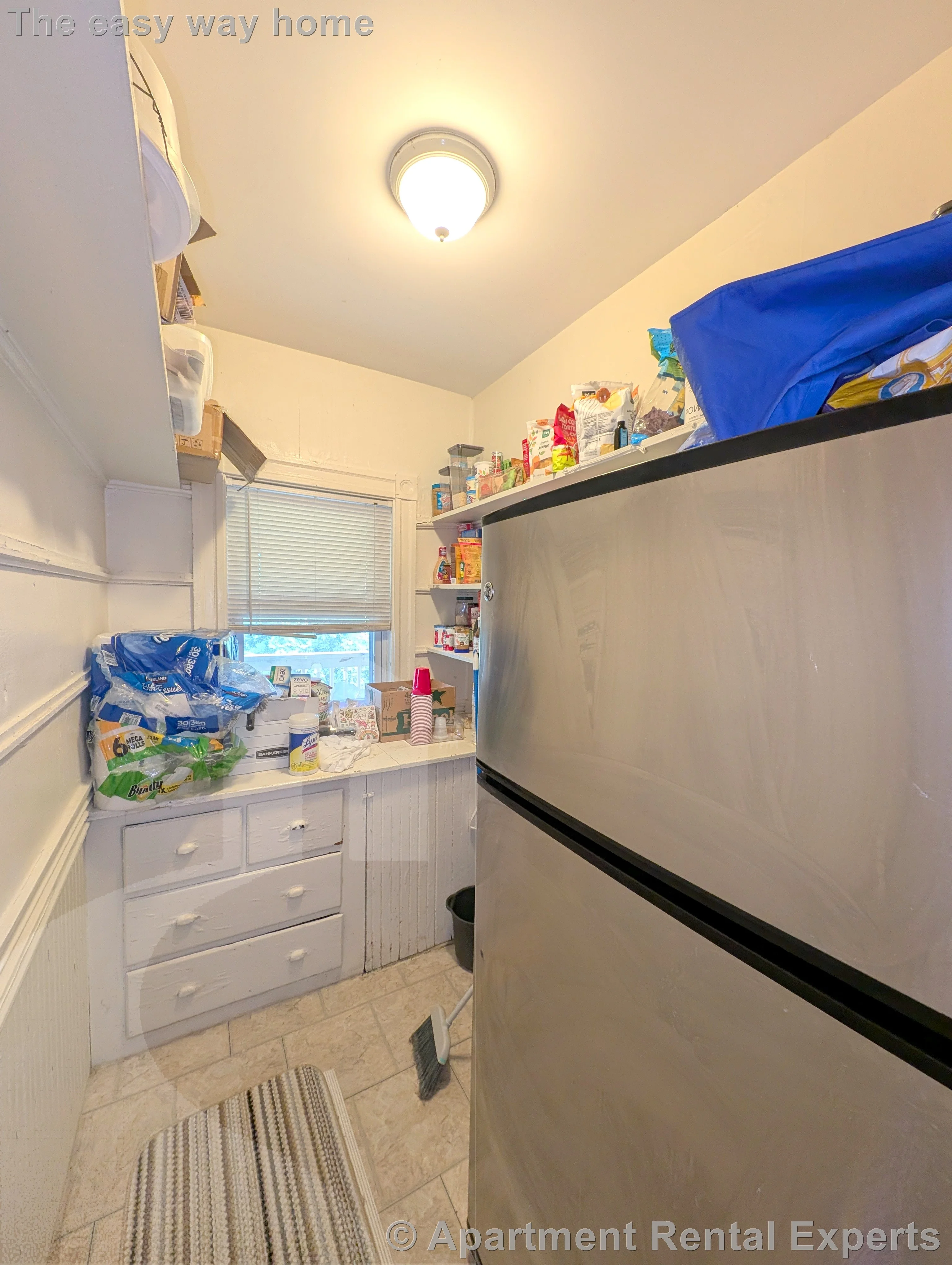 4 bed, 1 bath apartment for rent at 300 Boston Ave Unit 3, Tufts — photo 4 of 22