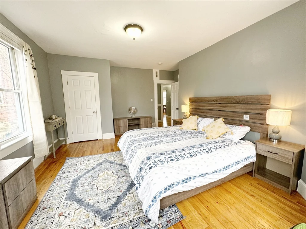 4 bed, 1 bath apartment for rent at 300 Bowdoin St Unit 2, Dorchester — photo 10 of 16