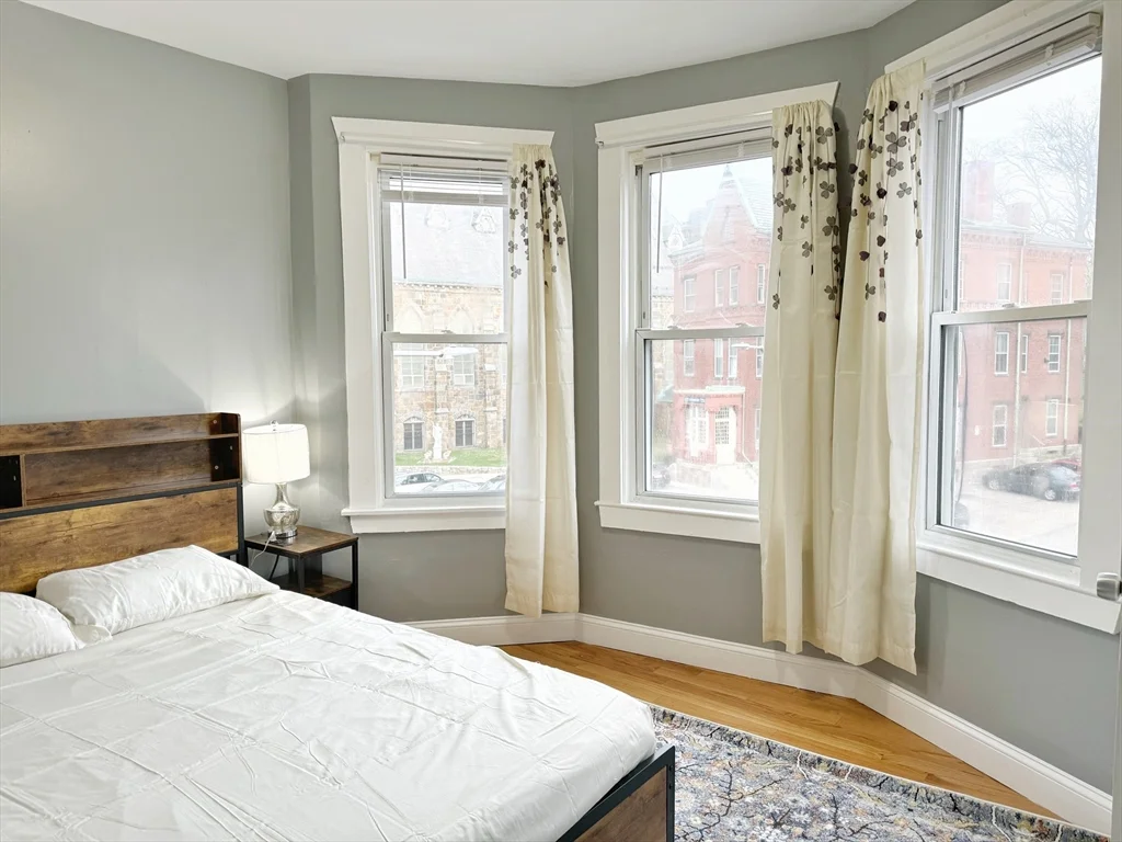 4 bed, 1 bath apartment for rent at 300 Bowdoin St Unit 2, Dorchester — photo 3 of 16