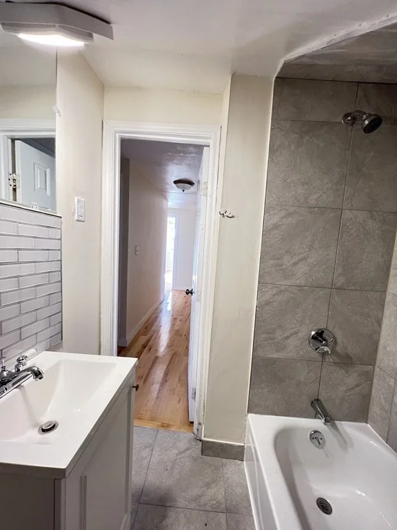 4 bed, 1 bath apartment for rent at 300 Bowdoin Unit 3, Boston — photo 12 of 13