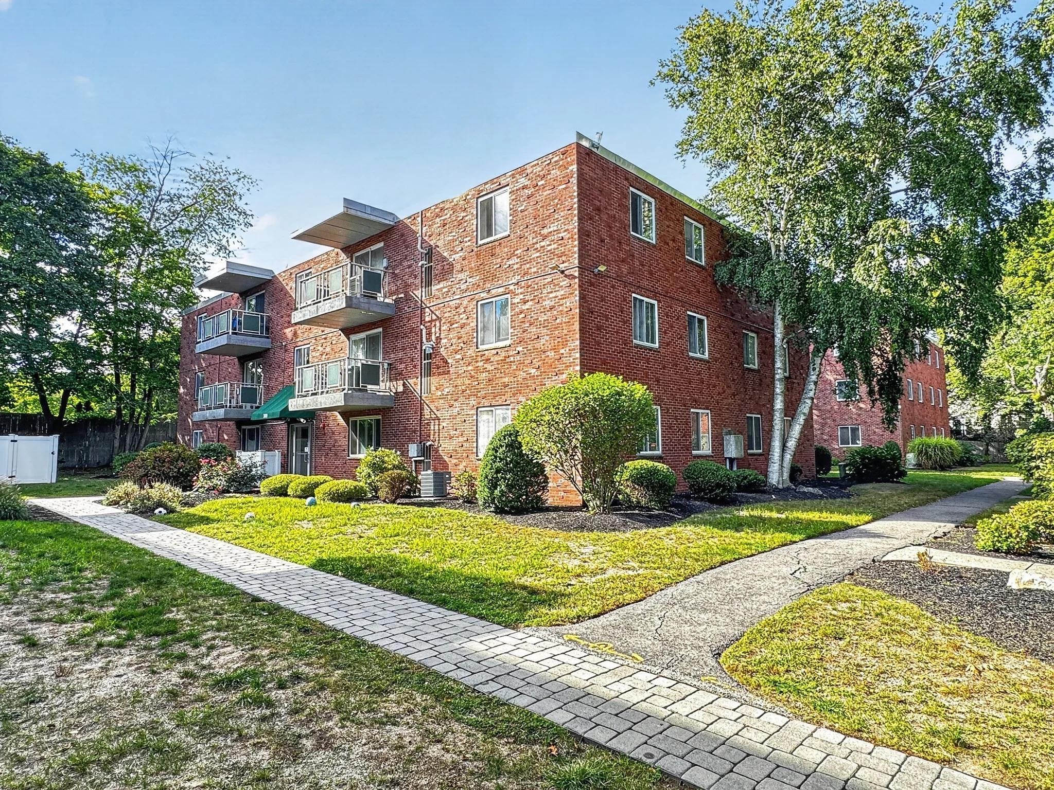 2 bed, 1 bath apartment for rent at 300 Commercial St Unit 23, Braintree — photo 2 of 21
