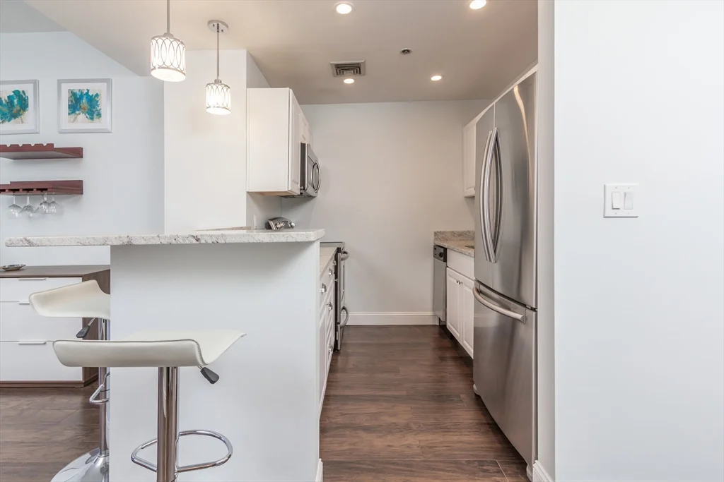 Studio bed, 1 bath apartment for rent at 300 Commercial St Unit 402, North End — photo 8 of 15