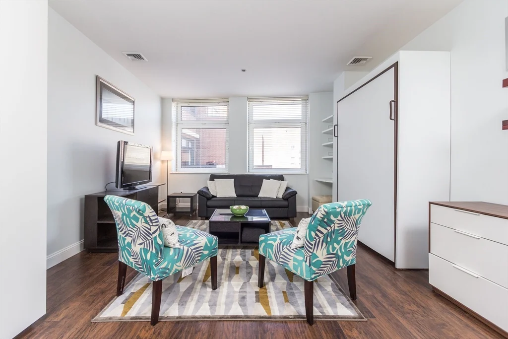 Studio bed, 1 bath apartment for rent at 300 Commercial St Unit 402, North End