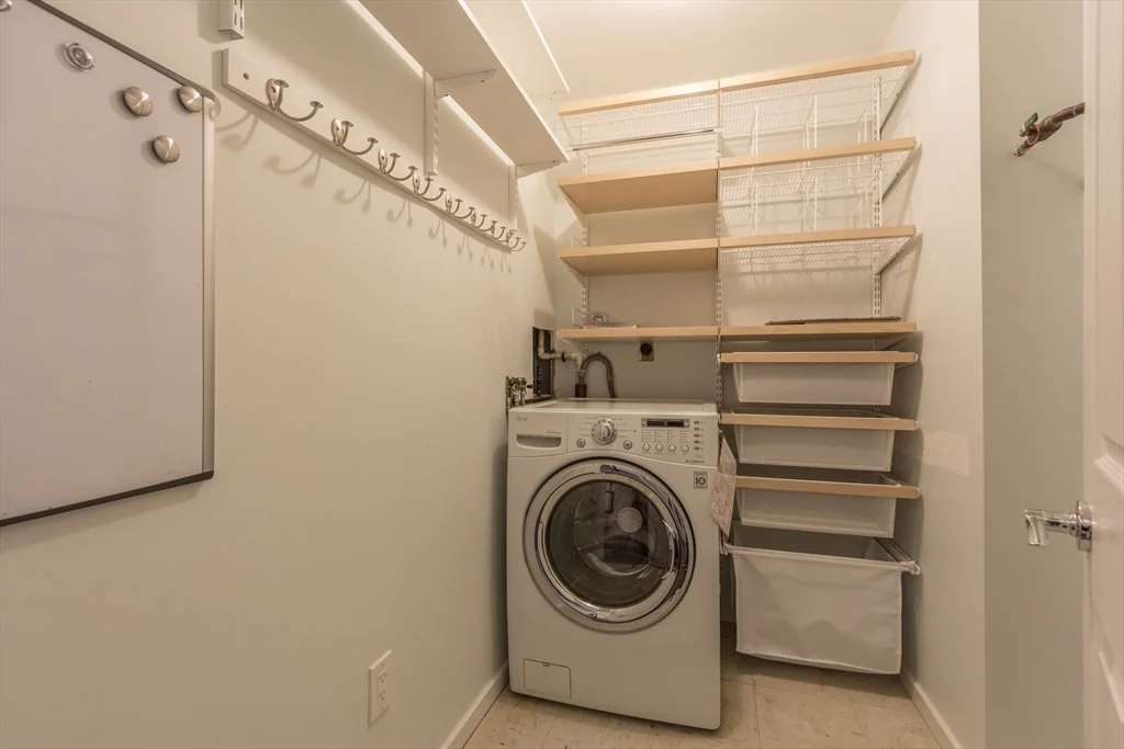 Studio bed, 1 bath apartment for rent at 300 Commercial St Unit 402, North End — photo 11 of 15